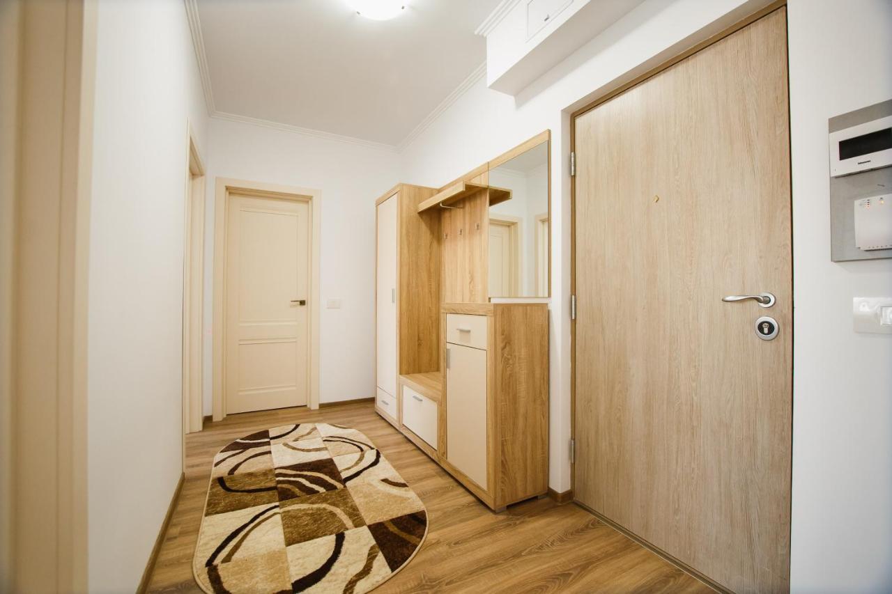 Bright & Elegant Central Apartment Орадя Экстерьер фото